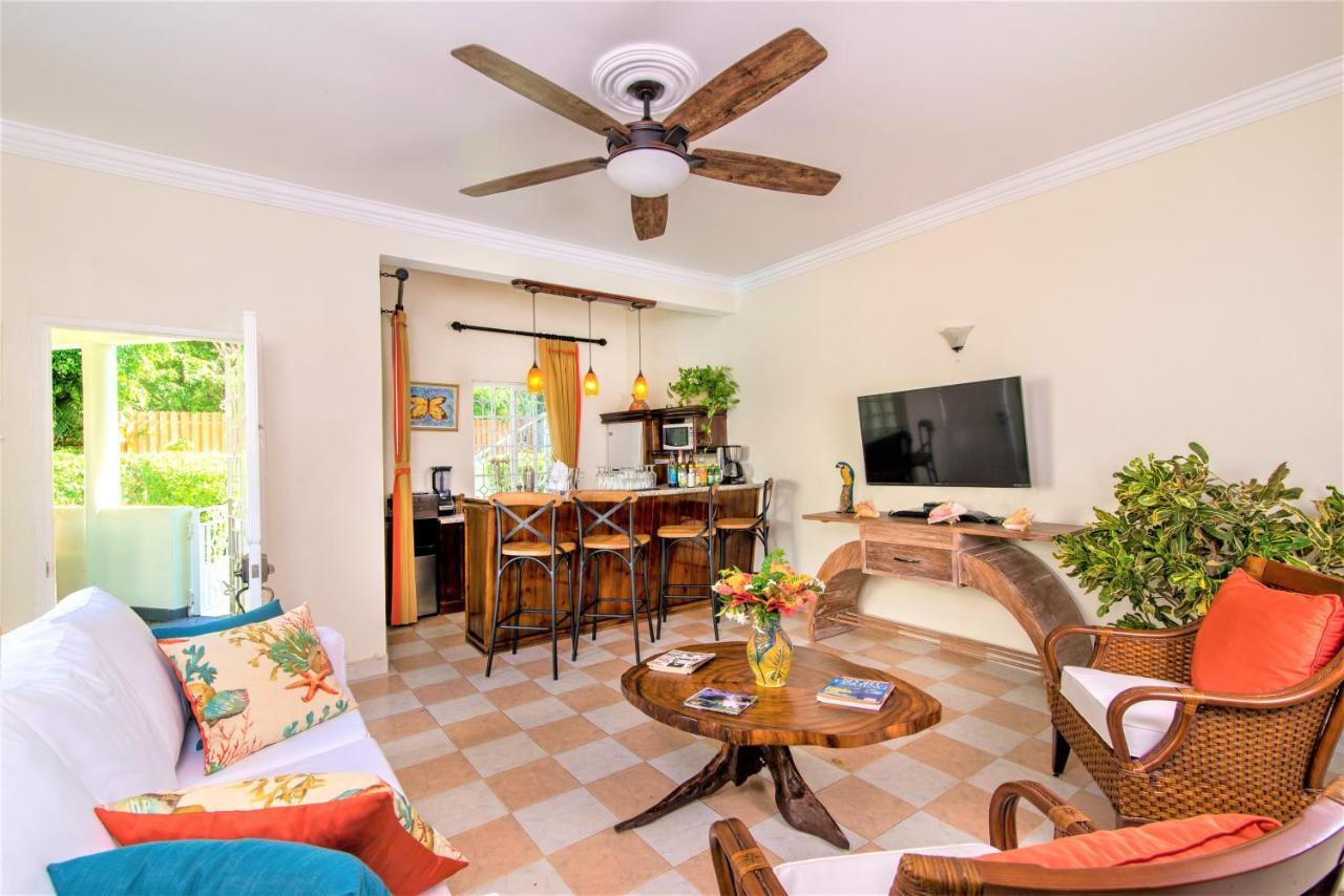 Mais Oui Villa Discovery Bay Buitenkant foto